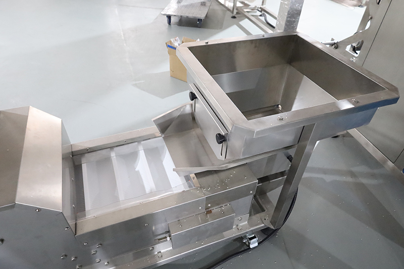 nuts filling packaging machine