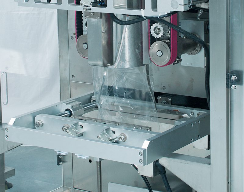 Semi-automatic Packaging Machine With Chain Bucket