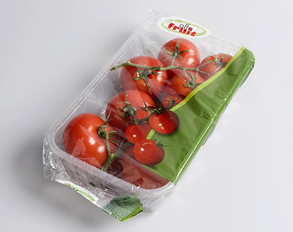 Tomato packaging with tray